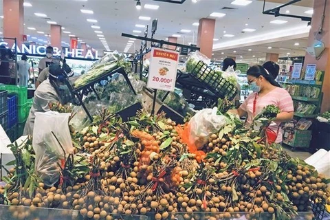 В супермаркете AEON в Ханое (Фото: ВИА) 