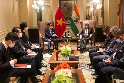 Министр Буй Тхань Шон встретился с министром иностранных дел Индии Субрахманьямом Джайшанкаром. (Фото: baoquocte.vn)