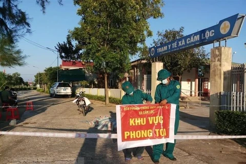 Функциональные силы наложили блокаду медицинского пункта общины Камлок в провинции Хатинь. (Фото: опубликовано ВИА)