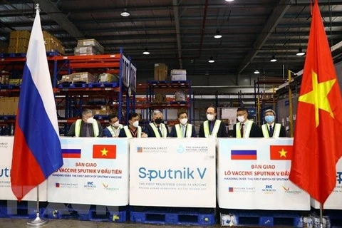 Партия вакцины против COVID-19 Sputnik V прибыла во Вьетнам. (Фото: ВИА)