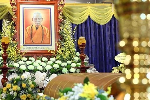 Церемония, чтобы отдать дань уважения Достопочтенному Тхить Фо Туэ, Верховному Патриарху Административного совета Вьетнамской буддийской Сангхи (VBS), проводится с 7 утра 22 по 23 октября (Фото: ВИА)