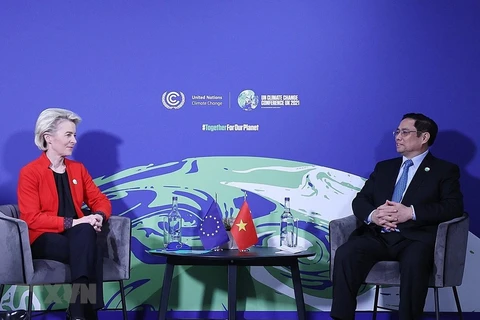 Премьер-министр Фам Минь Тьинь встретился с председателем Европейской комиссии Урсулой фон дер Ляйен. (Фото: Зыонг Жанг/ВИА)