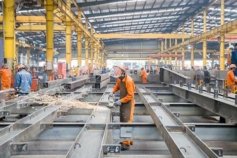 Почти 96% предприятий в 17 перерабатывающих и промышленных зонах в Хошимине возобновили свою деятельность более чем через месяц после отмены мер социального дистанцирования. (Фото: ВИА)