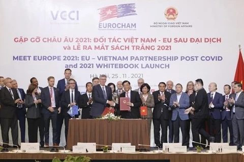 Церемония подписания соглашения о сотрудничестве между EuroCham и Министерством иностранных дел. (Фото: ВИА)