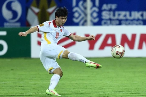 Конг Фыонг забил первый гол для Вьетнама на Кубке AFF. (Фото: Getty)