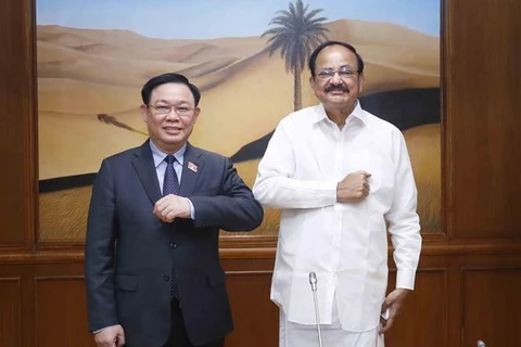 Председатель Национального собрания Выонг Динь Хюэ совершил встречу с председателем Сената, вице-президентом Индии Венкайя Найду. (Фото: ВИА)