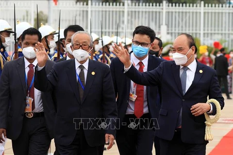 Церемония прощания с президентом Нгуен Суан Фуком в международном аэропорту Пучентонг. (Фото: ВИА)
