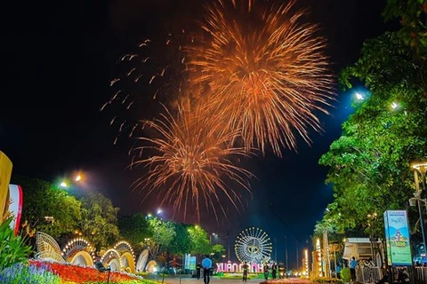 Фейерверк в Ханое в канун Нового года. (Фото: ВИА) 