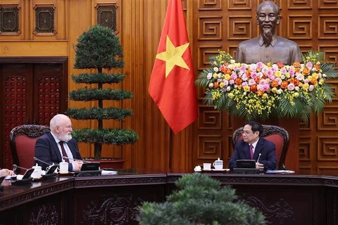 Премьер-министр Фам Минь Тьинь принял исполнительного вице-президента Европейской комиссии Франса Тиммерманса. (Фото: ВИА)