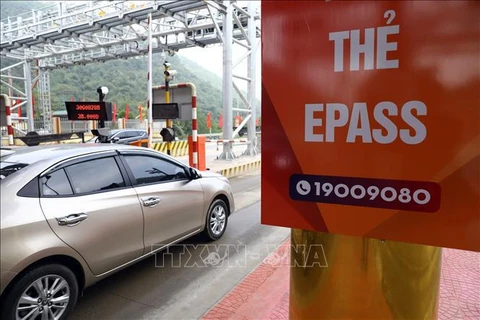 Карта ePass помогает водителям проезжать по "свободному потоку" и оплачивать проезд через лицевой счет ViettelPay. (Фото: ВИА)