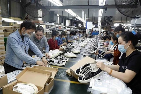 Производство обуви на экспорт (Фото: ВИА) 