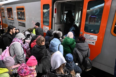Люди эвакуируются с Украины. (Фото: PAP/ВИА)