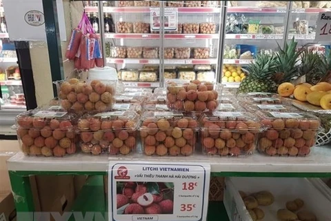 Вьетнамские личи продаются в супермаркете в Париже, Франция. (Фото: ВИА) 
