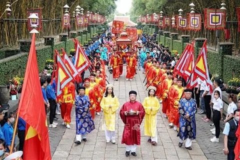 Ритуал в честь годовщины поминовения королей Хунгов (Фото: ВИА) 