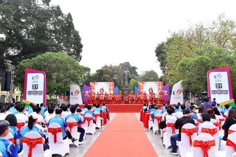 В первой половине дня 11 апреля у памятника Ли Тхай То состоялась церемония запуска «Обратного отсчета 31 дня до 31-х Игр Юго-Восточной Азии (SEA Games 31) в Ханое». (Фото: ВИА)