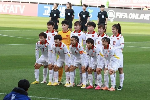 Официальный состав женской сборной Вьетнама в первом товарищеском матче против женской сборной Кореи. (Фото: ВИА)