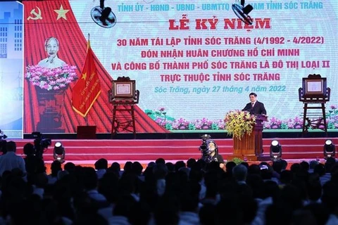 Премьер-министр Фам Минь Тьинь выступает с речью на 30-летии восстановления провинции Шокчанг (Фото: ВИА) 