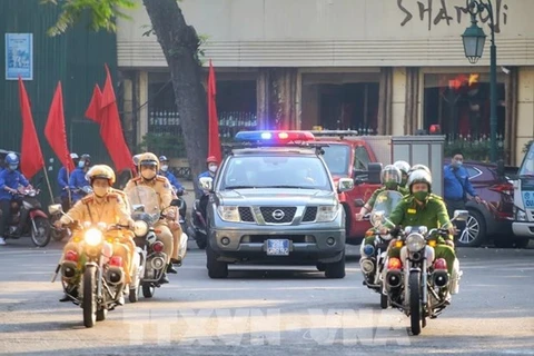 Патрульная милиция в ханойском районе Хоанкием 4 мая для охраны общественного порядка и безопасности дорожного движения для SEA Games 31. (Фото: ВИА)