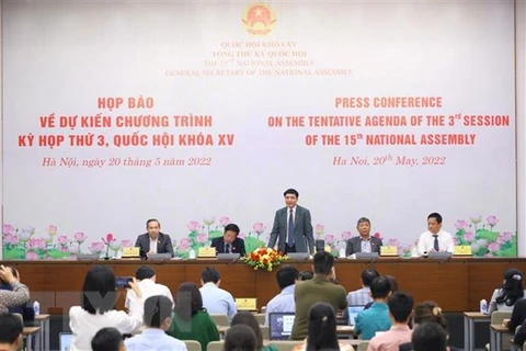 Генеральный секретарь НС, начальник Канцелярии НС Буй Ван Кыонг провел пресс-конференцию. (Фото: ВИА)