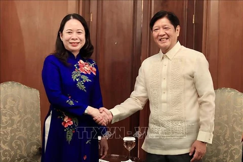 Вице-президент Во Тхи Ань Суан имела встречу с президентом Филиппин Фердинандом Ромуальдесом Маркосом-младшим. (Фото: Лам Кхань/ВИА)