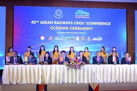 25 августа в Дананге, в центре города, завершилась 42-я конференция руководителей ж/д стран АСЕАН. (Фото: ВИА) 