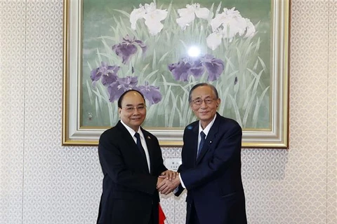 Президент Нгуен Суан Фук совершил встречу со спикером Палаты представителей Японии Хосода Хироюки. (Фото: Тхонг Нят/ВИА)