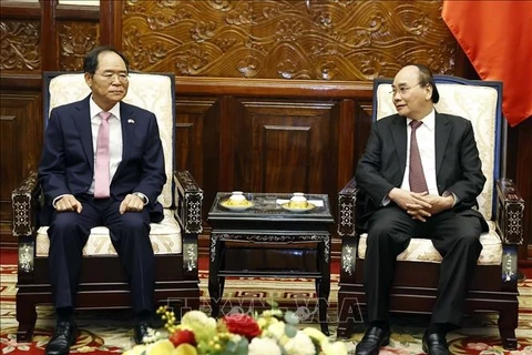 Президент Нгуен Суан Фук принял посла Кореи Пак Но Вана в связи с завершением его рабочего срока во Вьетнаме. (Фото: Тхонг Нят/ВИА)