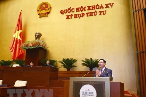 Председатель НС Выонг Динь Хюэ выступает на 4-й сессии НС 15-го созыва (Фото: ВИА) 