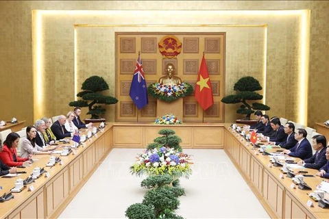 Премьер-министр Фам Минь Тьинь провел переговоры с премьер-министром Новой Зеландии Джасиндой Ардерн. (Фото: ВИА)