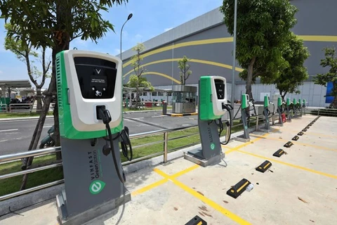 Vinfast - единственный производитель электромобилей во Вьетнаме - планирует построить более 2.000 станций с более чем 40.000 мест. (Фото: предоставлено Vinfast)