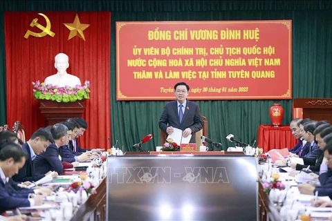 С приветственной речью выступил председатель Национального собрания Выонг Динь Хюэ. (Фото: Зоан Тан/ВИА)