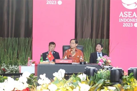Министр иностранных дел Вьетнама Буй Тхань Шон на встрече министров иностранных дел стран АСЕАН (AMMR) 2023 г. (Фото: Дао Чанг/ВИА)
