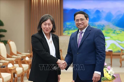 Премьер-министр Фам Минь Тьинь принял торгового представителя США Кэтрин Тай. (Фото: ВИА)