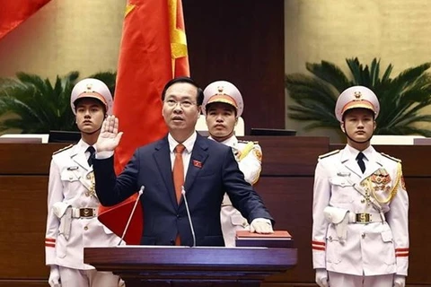 Президент Во Ван Тхыонг принимает присягу. (Фото: ВИА)