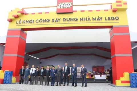 Церемония закладки фундамента проекта LEGO Group стоимостью 1,3 миллиарда долларов в Биньзыонге. (Фото: Тьи Тыонг/ВИА)