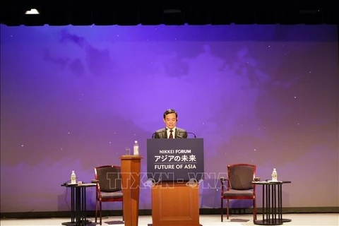 Заместитель премьер-министра Чан Лыу Куанг выступает на 28-й конференции «Будущее Азии». (Фото: Нгуен Туен, Дык Тхинь – корреспонденты ВИА в Японии)