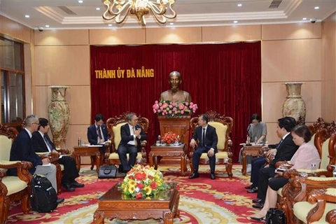 Секретарь партийного комитета Дананга Нгуен Ван Куанг принял посла Японии во Вьетнаме Ямаду Такио. (Фото: ВИA)