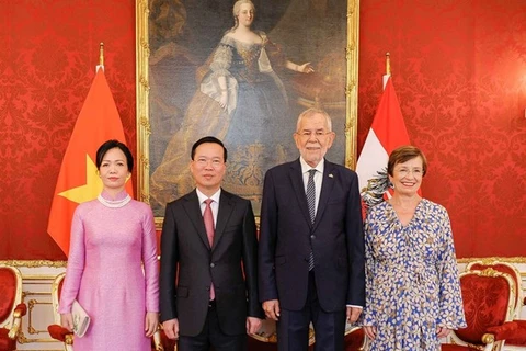 Президент Во Ван Тхыонг и его супруга завершают визит в Австрию. (Фото: ВИA) 