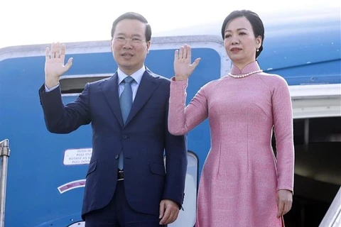 Президент Во Ван Тхыонг с супругой прибыл в международный аэропорт Фьюмичино в Риме. (Фото: ВИА)