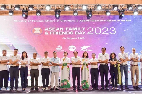 Делегаты на мероприятии «День семьи АСЕАН 2023» (Источник: dangcongsan.vn)