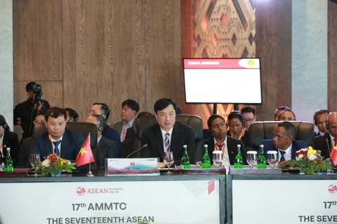 Заместитель министра Нгуен Зюй Нгок выступил с речью, предложив пять важных тем на конференции (Источник: cand.com.vn)