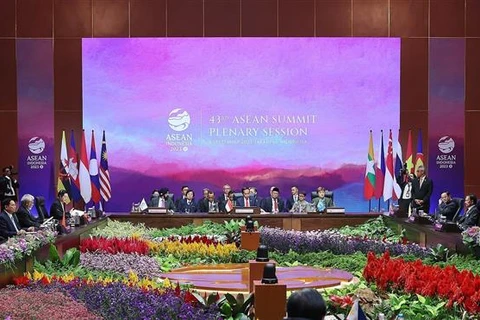 Пленарное заседание 43-го саммита АСЕАН (Фото: ВИА)