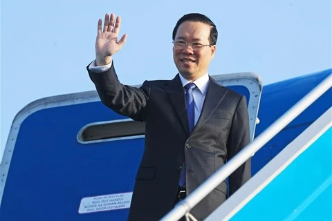 Президент Во Ван Туонг отбыл из Ханоя, чтобы принять участие в третьем саммите международного сотрудничества «Один пояс, один путь». (Фото: ВИА)
