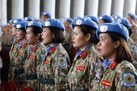 Женщины-офицеры Военно-инженерного подразделения ротации 2 отправляются в миротворческую миссию ООН в Абъее. (Фото: ВИA)