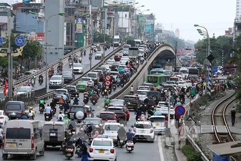 Пробки на дорогах обходятся Ханою в 1-1,2 миллиарда долларов в год, а загрязнение воздуха становится в пять раз сильнее. (Фото: ВИA)