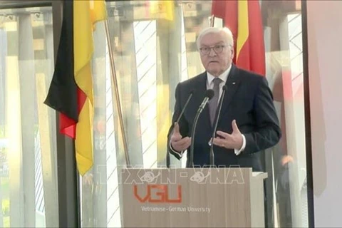 Президент Германии Франк-Вальтер Штайнмайер выступает на программе обмена во Вьетнамско-немецком университете. (Фото: ВИA)