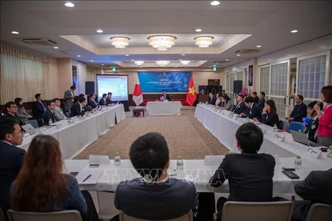 На встрече вьетнамских ИТ-предприятий в Японии 28 марта. (Фото: ВИA)