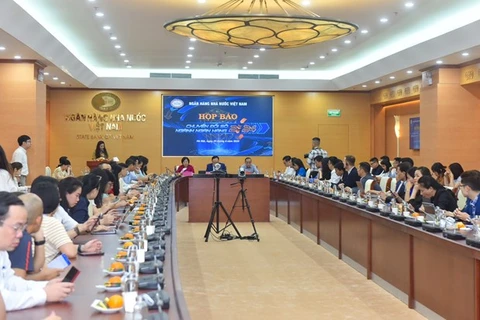 На пресс-конференции (Фото: thoibaonganhang.vn)