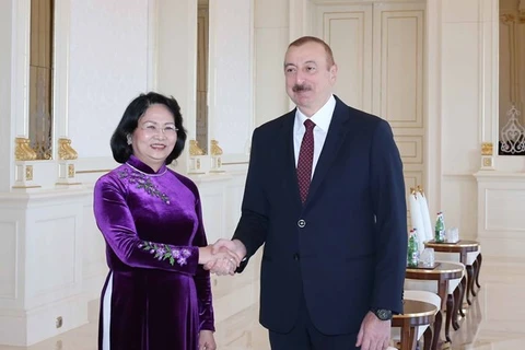 Вице-президент Вьетнама Данг Тхи Нгок Тхинь встретилась с Президентом Азербайджана Ильхамом Алиевым