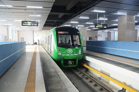 Поезд проекта городской железнодорожной эстакады Катлинь-Хадонг. (Фото: ВИА)
